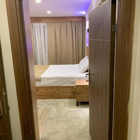 Hotel Nour & *