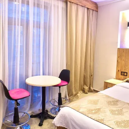 Nour & Hotel